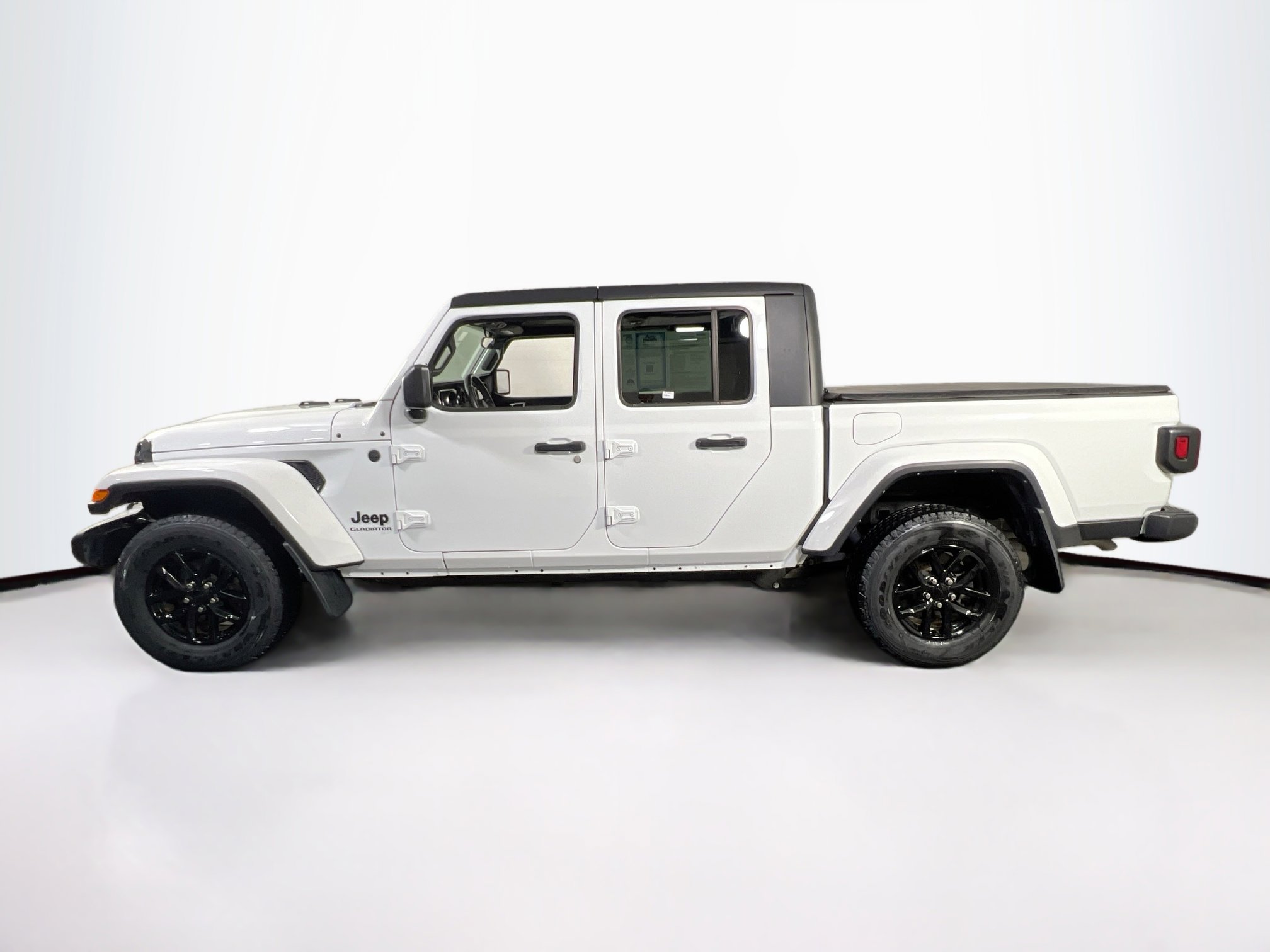 Used 2022 Jeep Gladiator Sport AWD/4WD image 8
