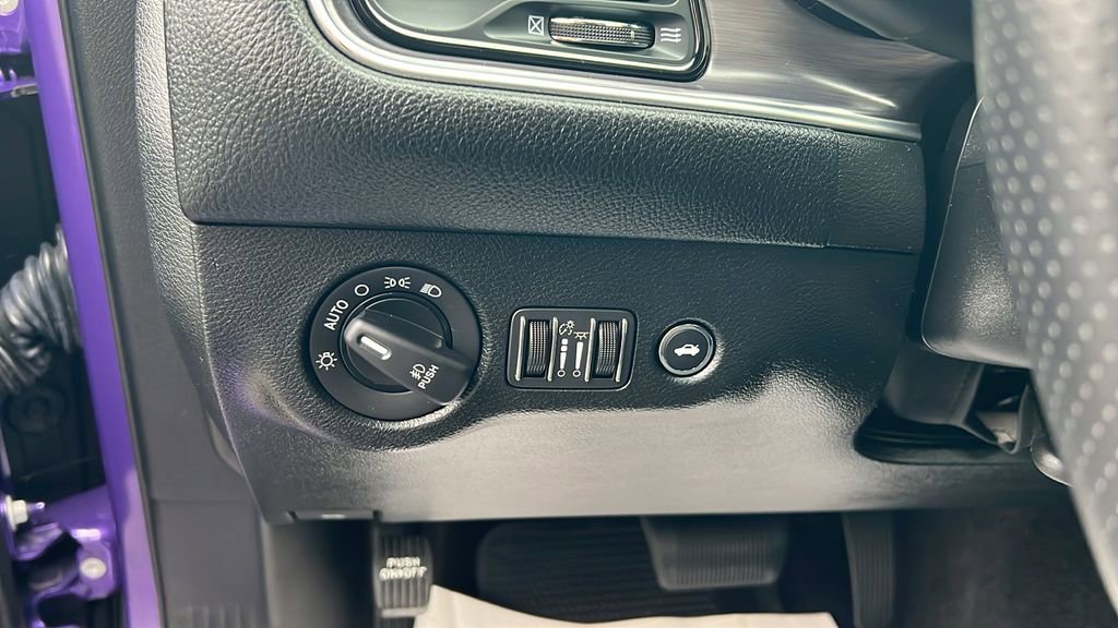 Used 2018 Dodge Challenger R/T image 23