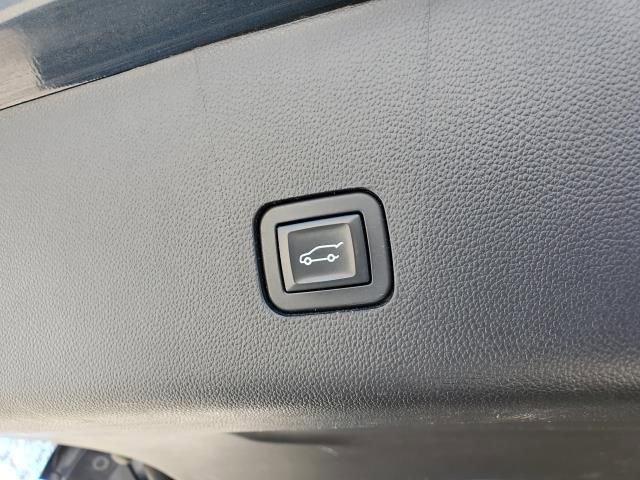 Used 2018 Chevrolet Traverse Premier AWD/4WD image 9
