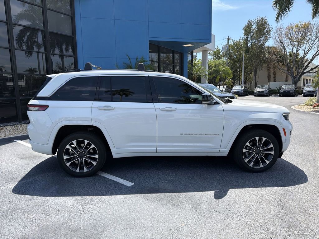 Used 2022 Jeep Grand Cherokee Overland w/ Advanced Protech Group III image 9
