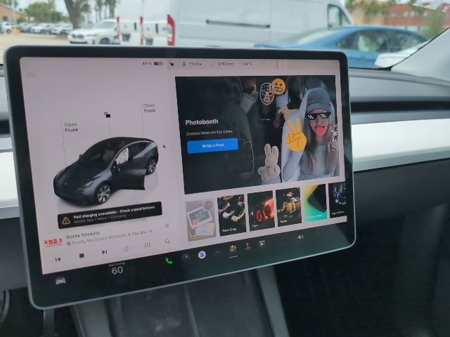 Used 2022 Tesla Model Y Long Range image 18