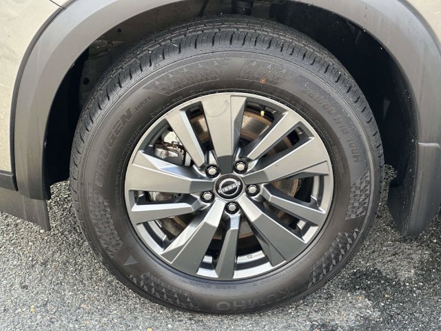Used 2024 Nissan Pathfinder S AWD/4WD image 9