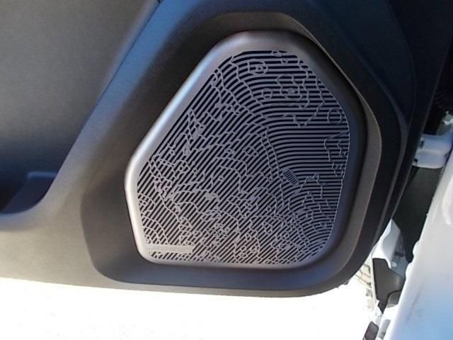 New 2025 GMC Hummer EV 2X w/ Extreme Off-Road Package image 17