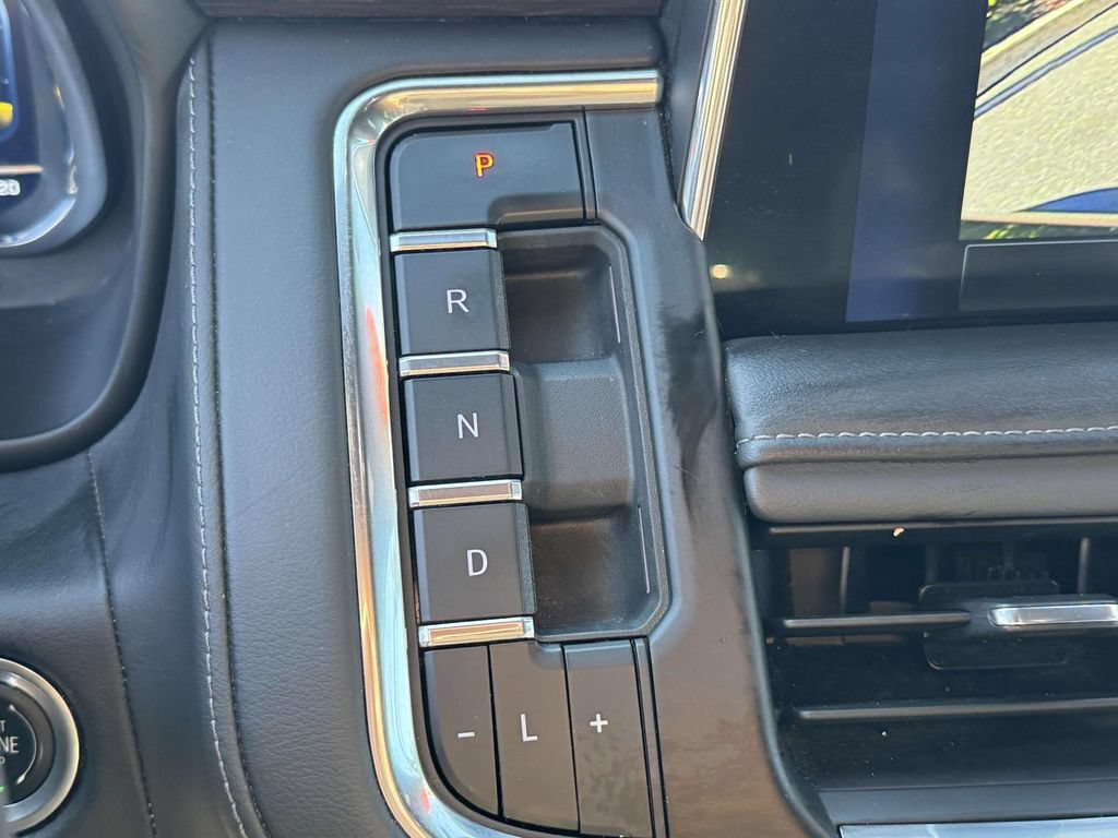 Used 2024 Chevrolet Tahoe LT AWD/4WD image 31