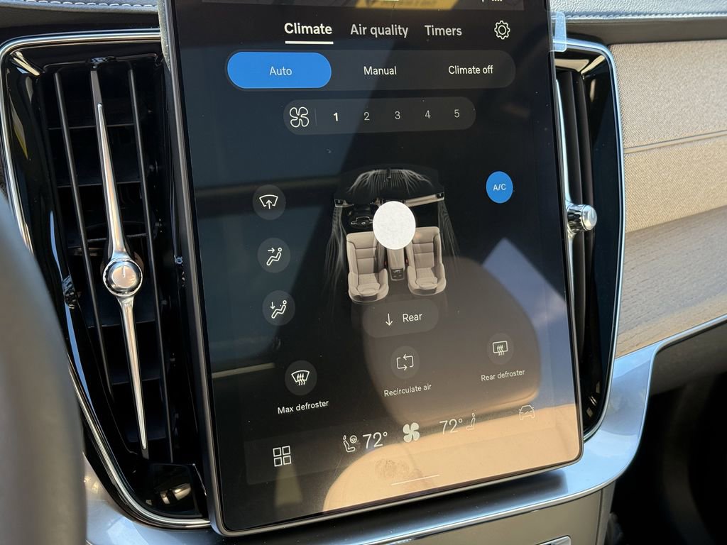 New 2026 Volvo XC90 B6 Plus w/ Protection Package Premier image 23