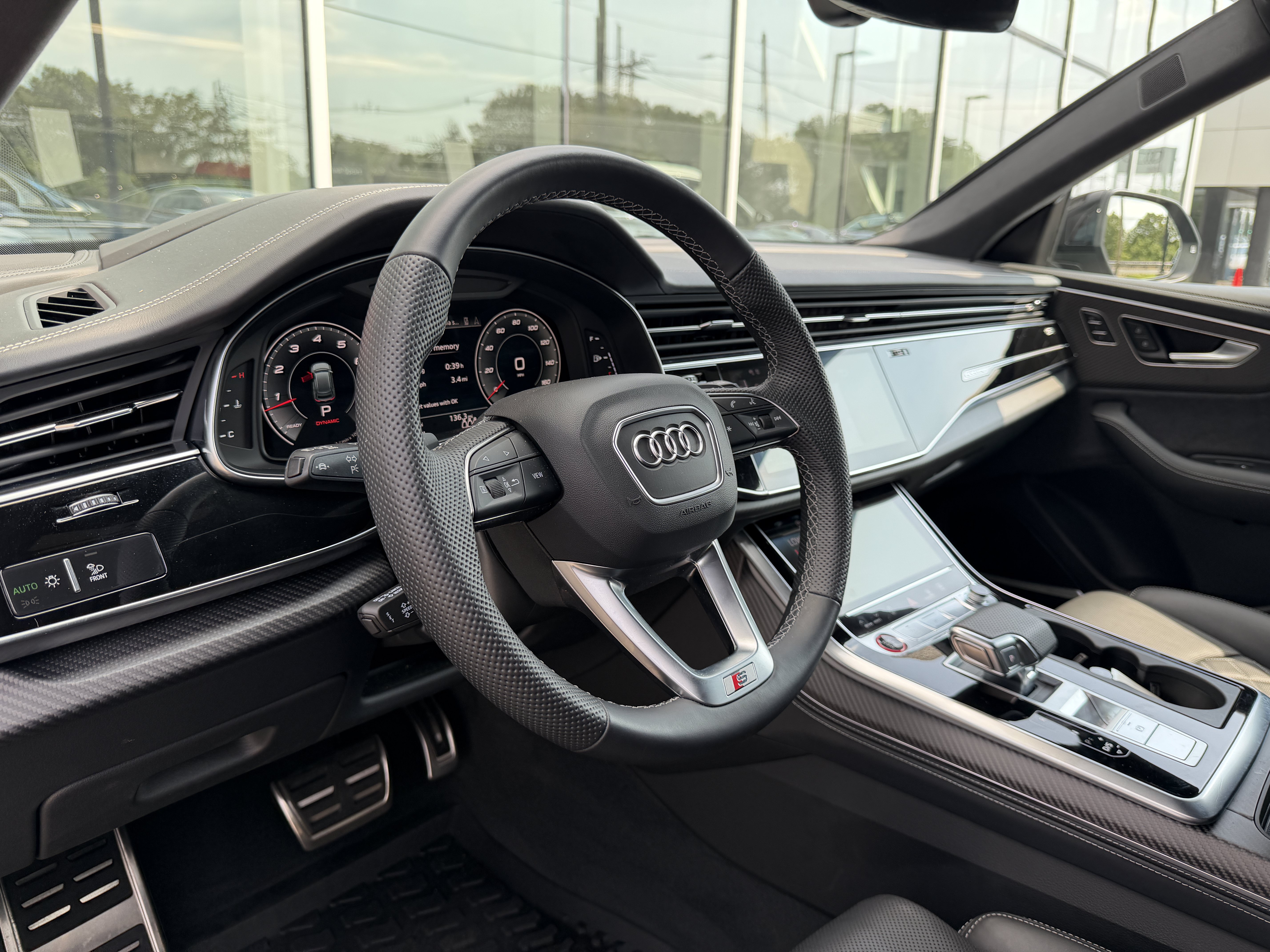 Certified 2025 Audi SQ8 Prestige w/ Prestige Package AWD/4WD image 4