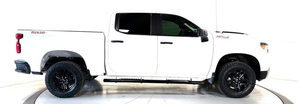 Used 2025 Chevrolet Silverado 1500 Custom Trail Boss AWD/4WD image 3