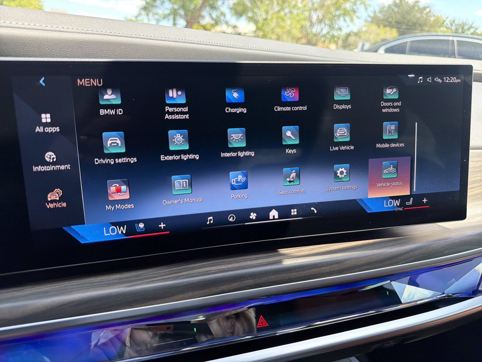 Certified 2024 BMW i7 xDrive60 w/ Executive Package AWD/4WD image 30