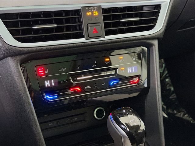 New 2026 Volkswagen Taos SE image 17