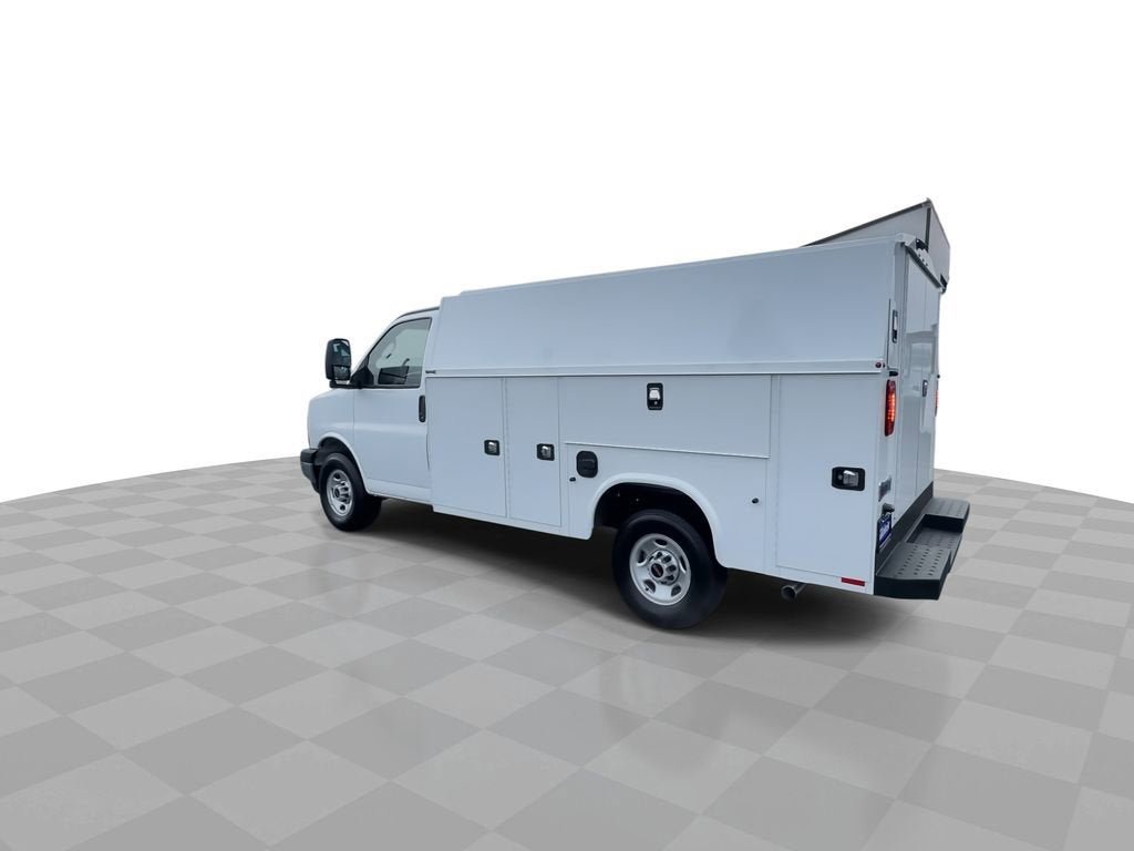 New 2025 GMC Savana 3500 w/ Power Convenience Package RWD image 17