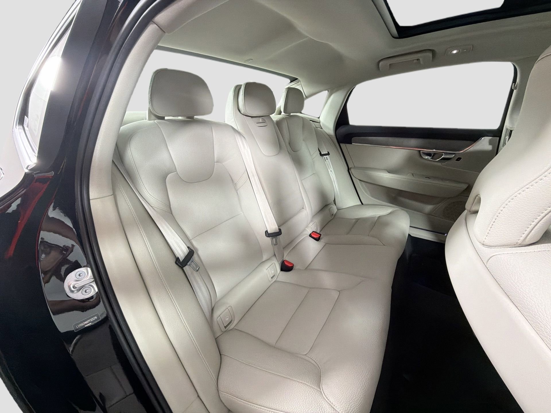 Certified 2023 Volvo S90 B6 Plus w/ Protection Package Premier image 29