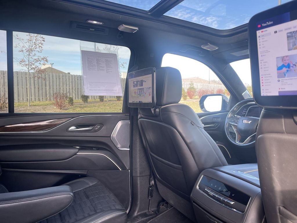 Used 2023 Cadillac Escalade ESV Sport Platinum w/ LPO, ONYX Package image 41