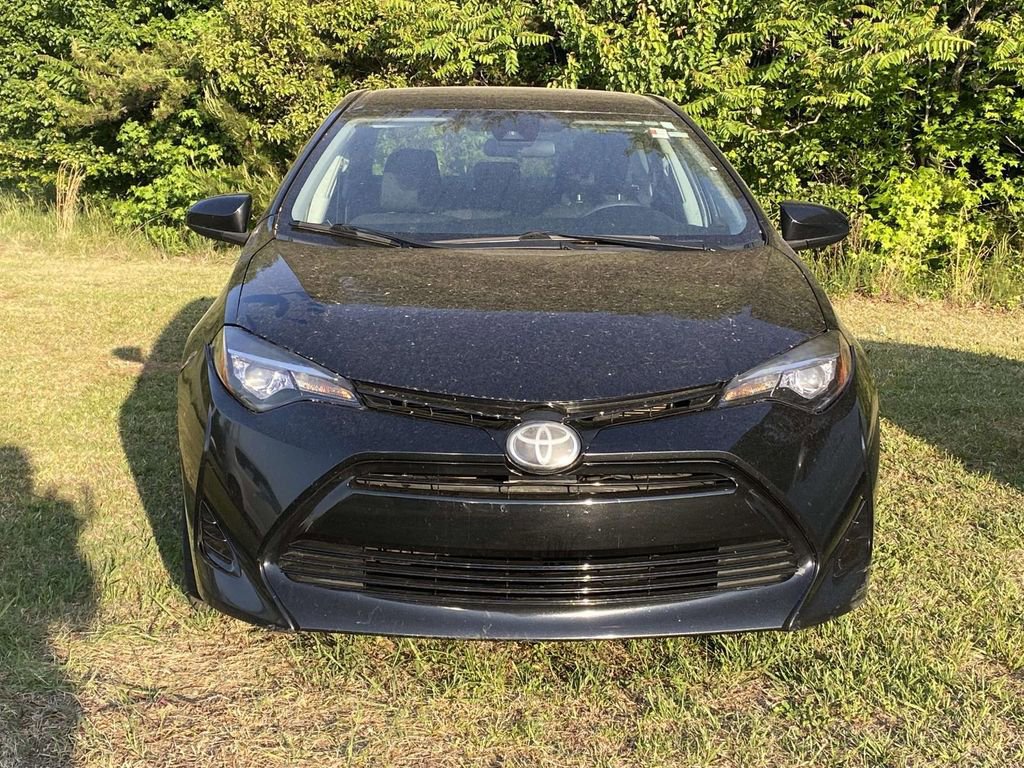 Used 2019 Toyota Corolla LE FWD image 2