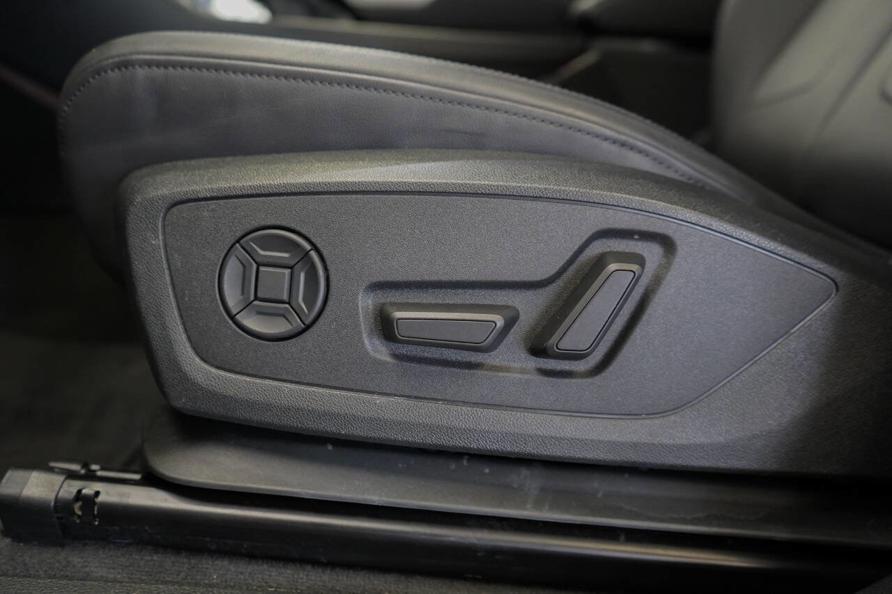 Used 2024 Audi Q3 2.0T Premium Plus w/ Premium Plus Package image 47