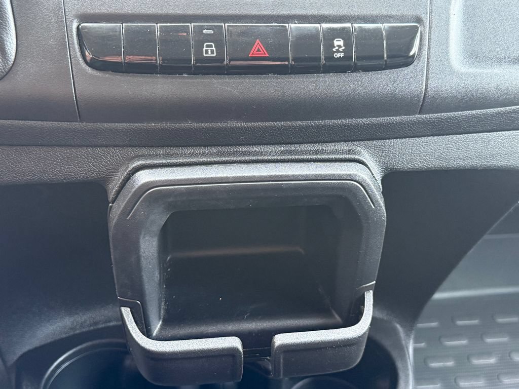 Used 2025 RAM ProMaster 2500 w/ U-Haul Equipment Group FWD image 27