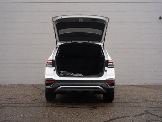 New 2026 Volkswagen Taos SEL AWD/4WD image 6