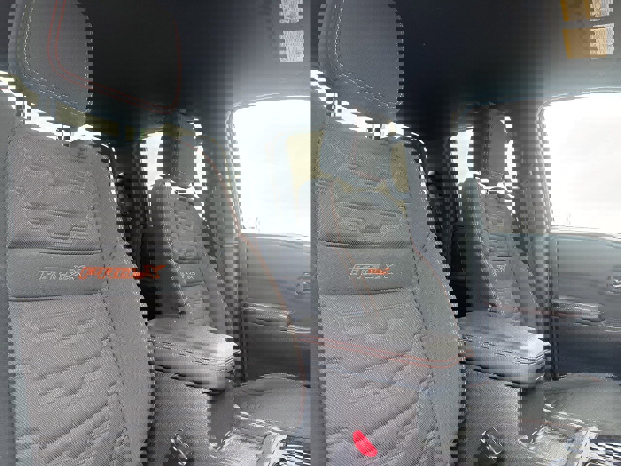 Used 2023 Nissan Frontier Pro-X w/ Technology Package image 28