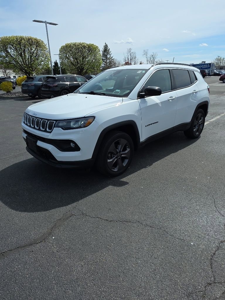 Used 2022 Jeep Compass Latitude image 4