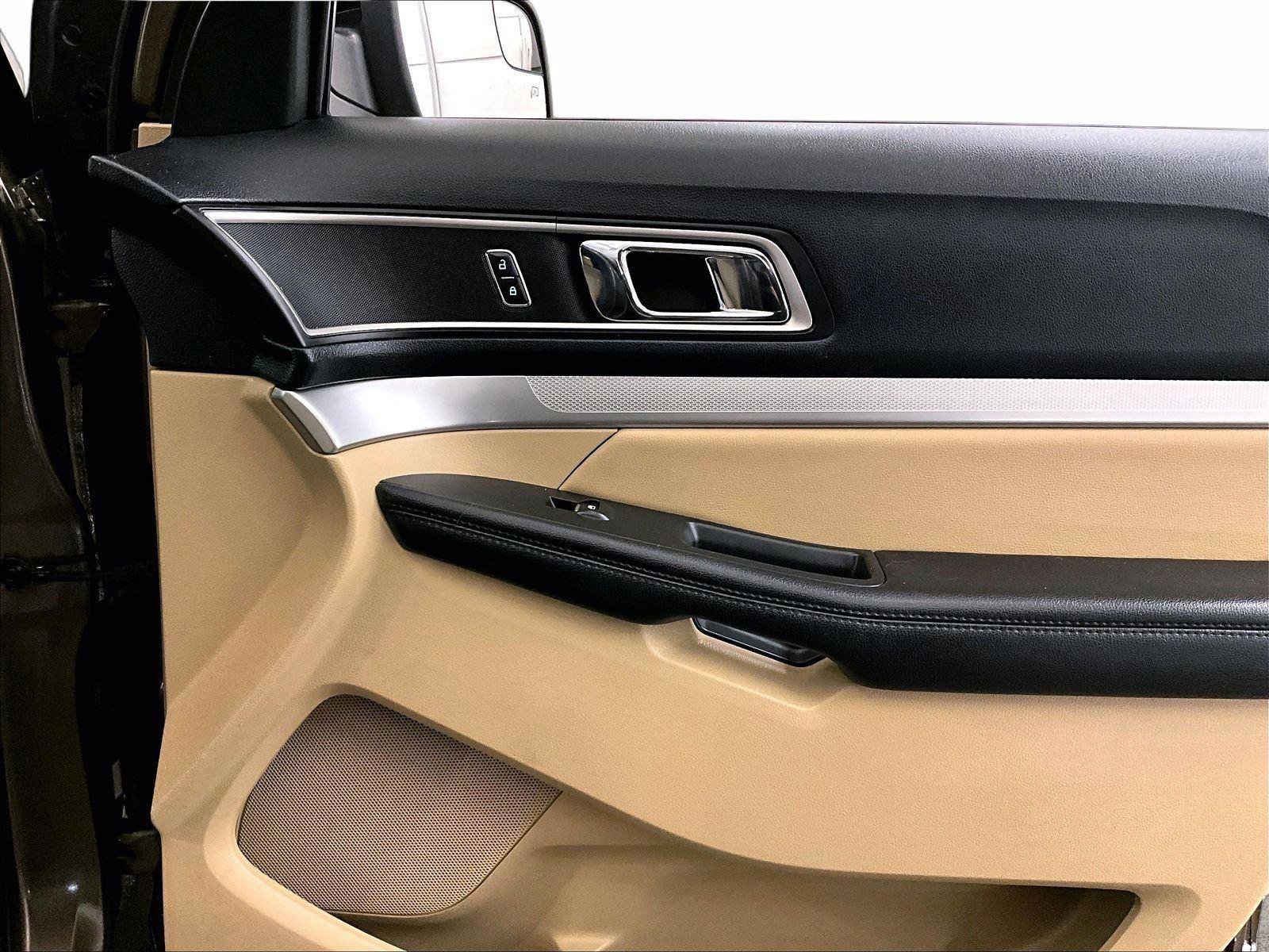 Used 2016 Ford Explorer XLT w/ Equipment Group 201A image 23