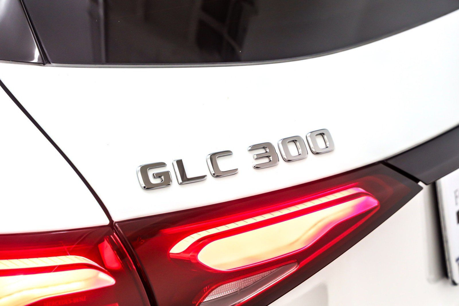 Certified 2025 Mercedes-Benz GLC 300 image 11