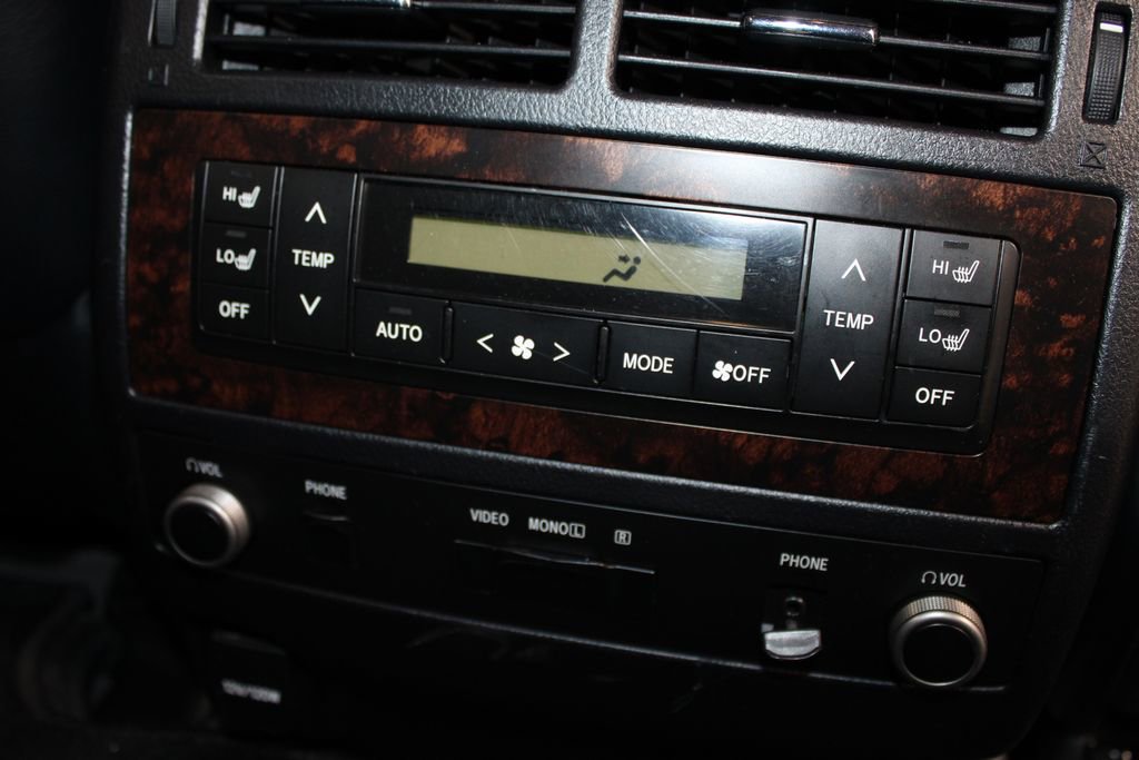 Used 2013 Toyota Land Cruiser AWD/4WD image 33