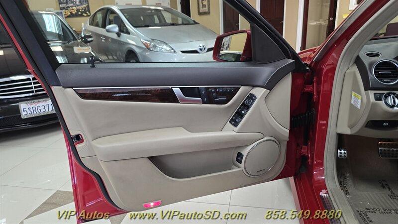 Used 2014 Mercedes-Benz C 250 Sedan image 11