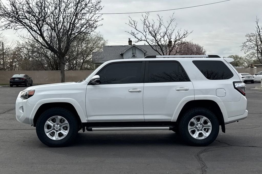 Used 2023 Toyota 4Runner SR5 Premium w/ Moonroof Package AWD/4WD image 7