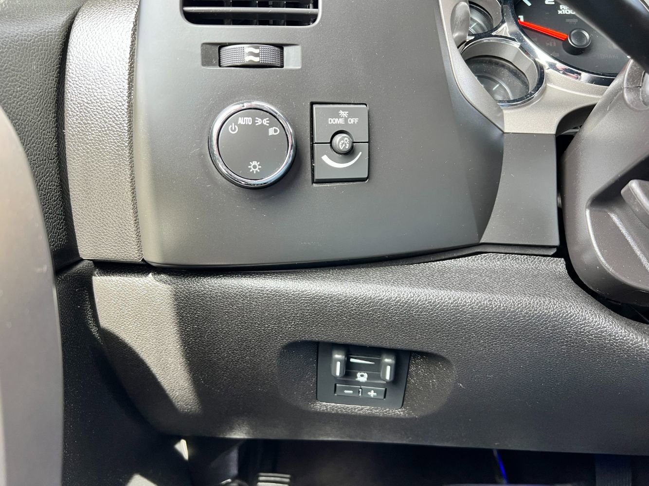 Used 2014 Chevrolet Silverado 2500 LT AWD/4WD image 15