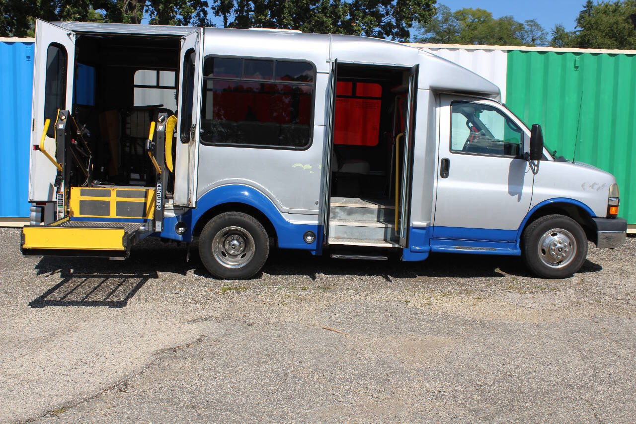 Used 2012 Chevrolet Express 3500 w/ Shuttle Bus Package RWD image 6