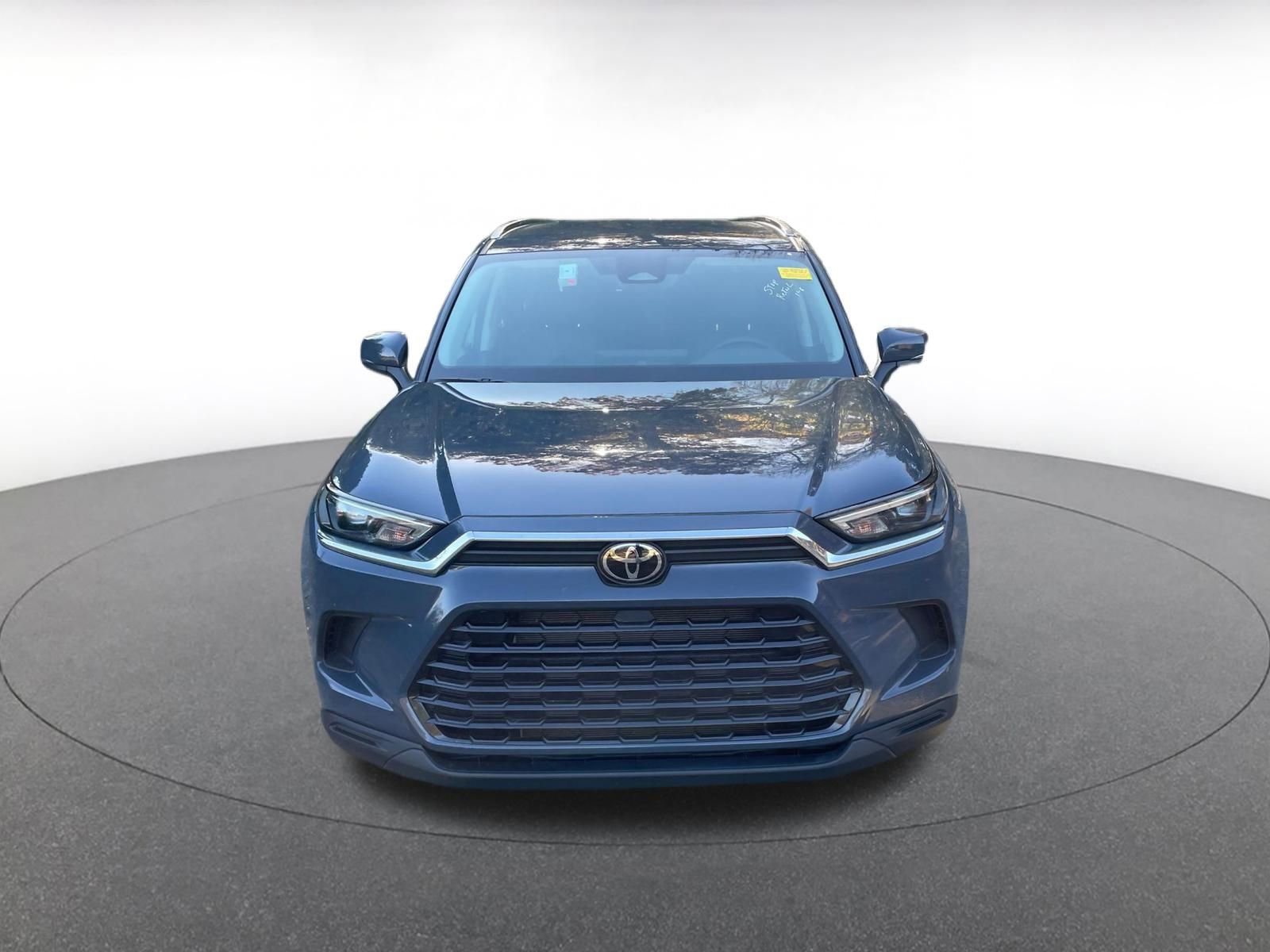 Used 2025 Toyota Grand Highlander FWD image 4