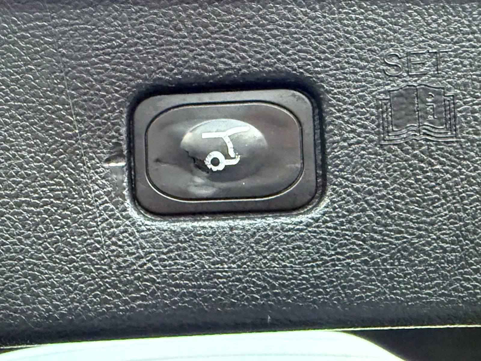 Used 2015 Ford Edge Titanium image 12