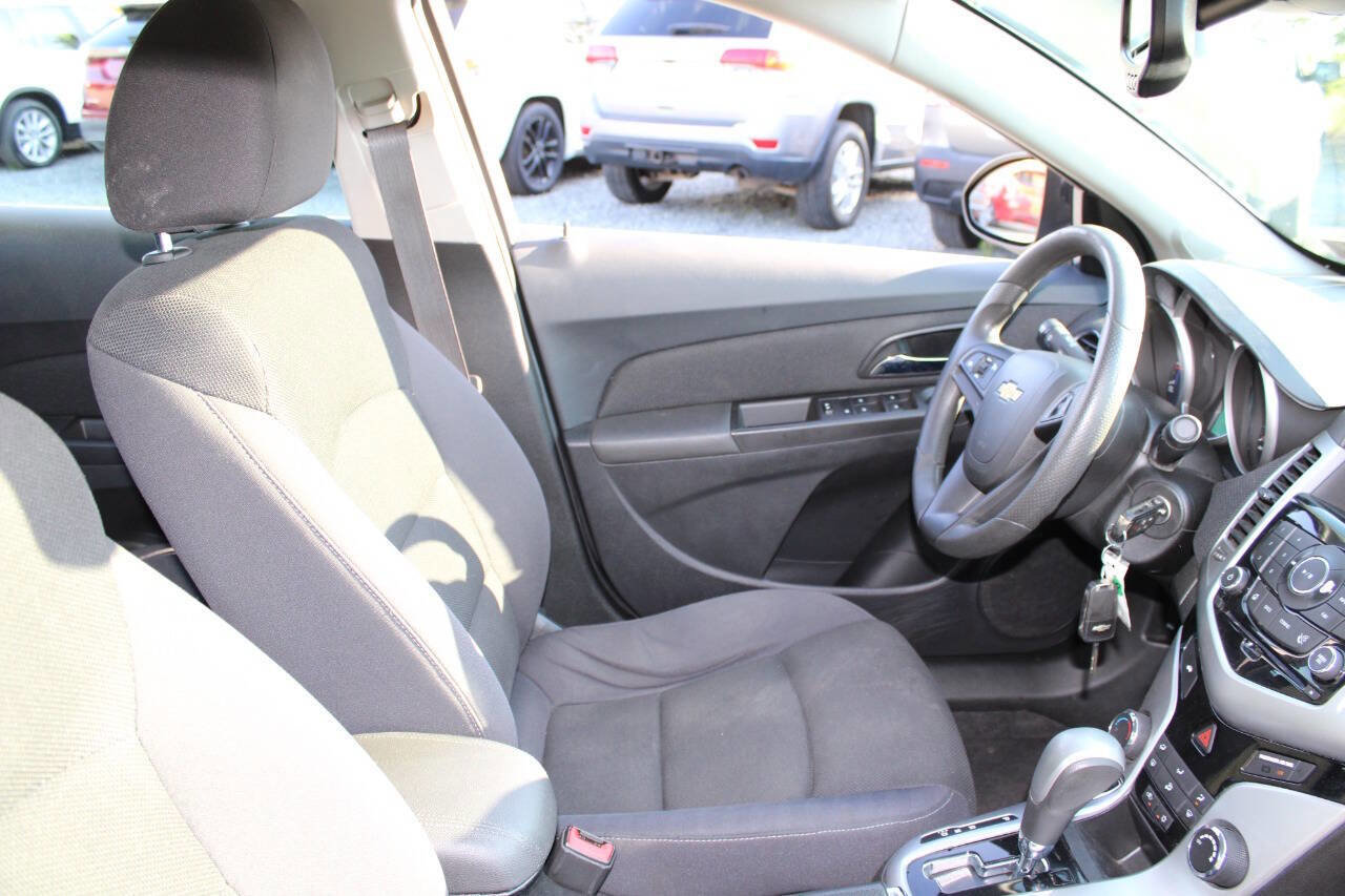 Used 2016 Chevrolet Cruze LT FWD image 11