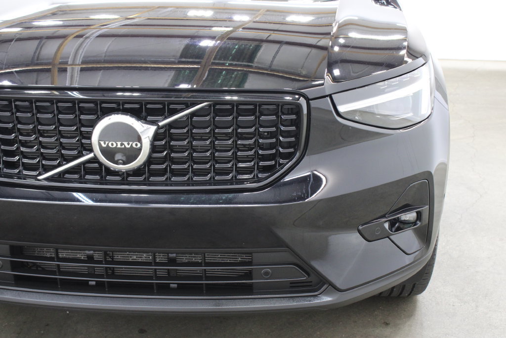 Certified 2026 Volvo XC40 B5 Plus AWD/4WD image 8