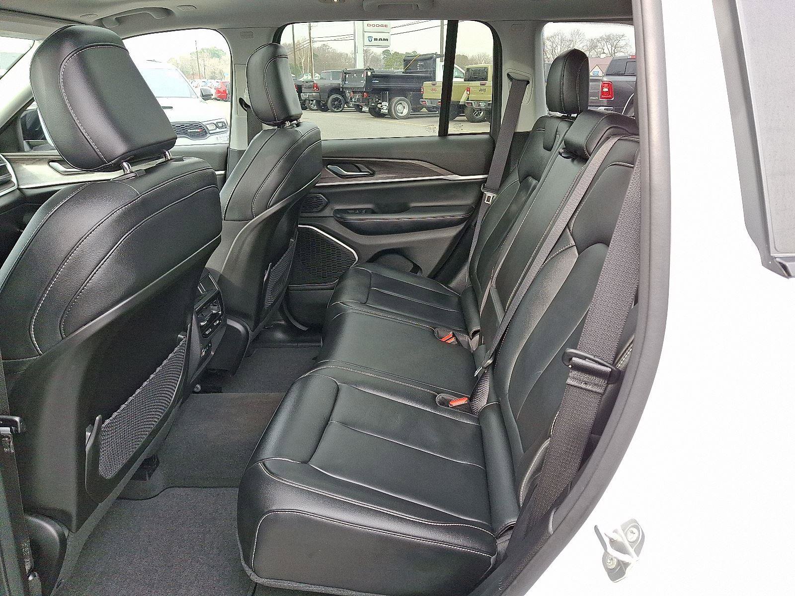 Used 2022 Jeep Grand Cherokee Limited 4xe image 10