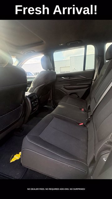 Used 2024 Jeep Grand Cherokee Laredo X w/ Luxury Tech Group I RWD image 17