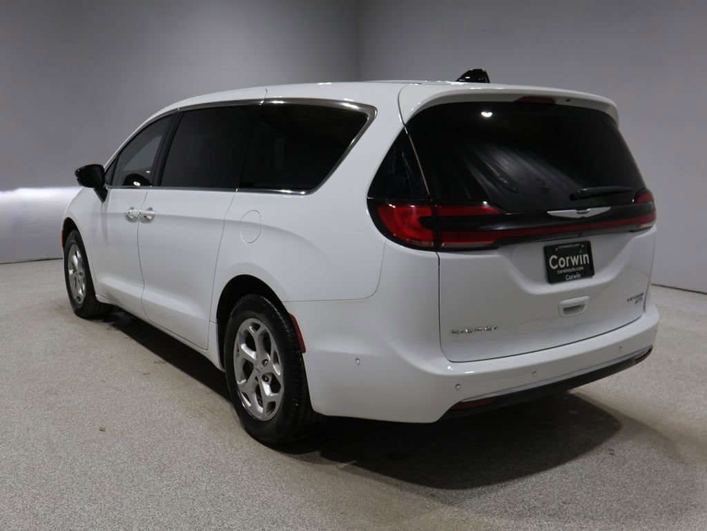 Certified 2024 Chrysler Pacifica Limited AWD/4WD image 6