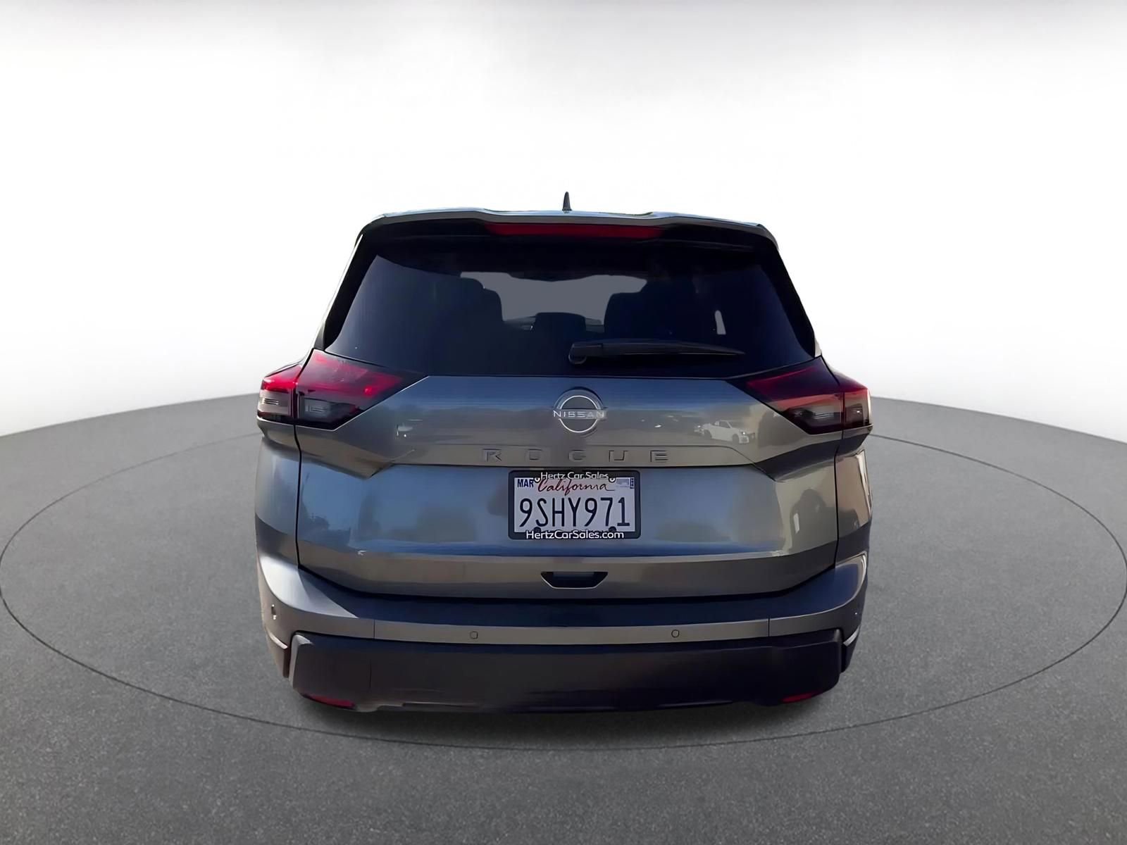 Used 2025 Nissan Rogue SV image 12