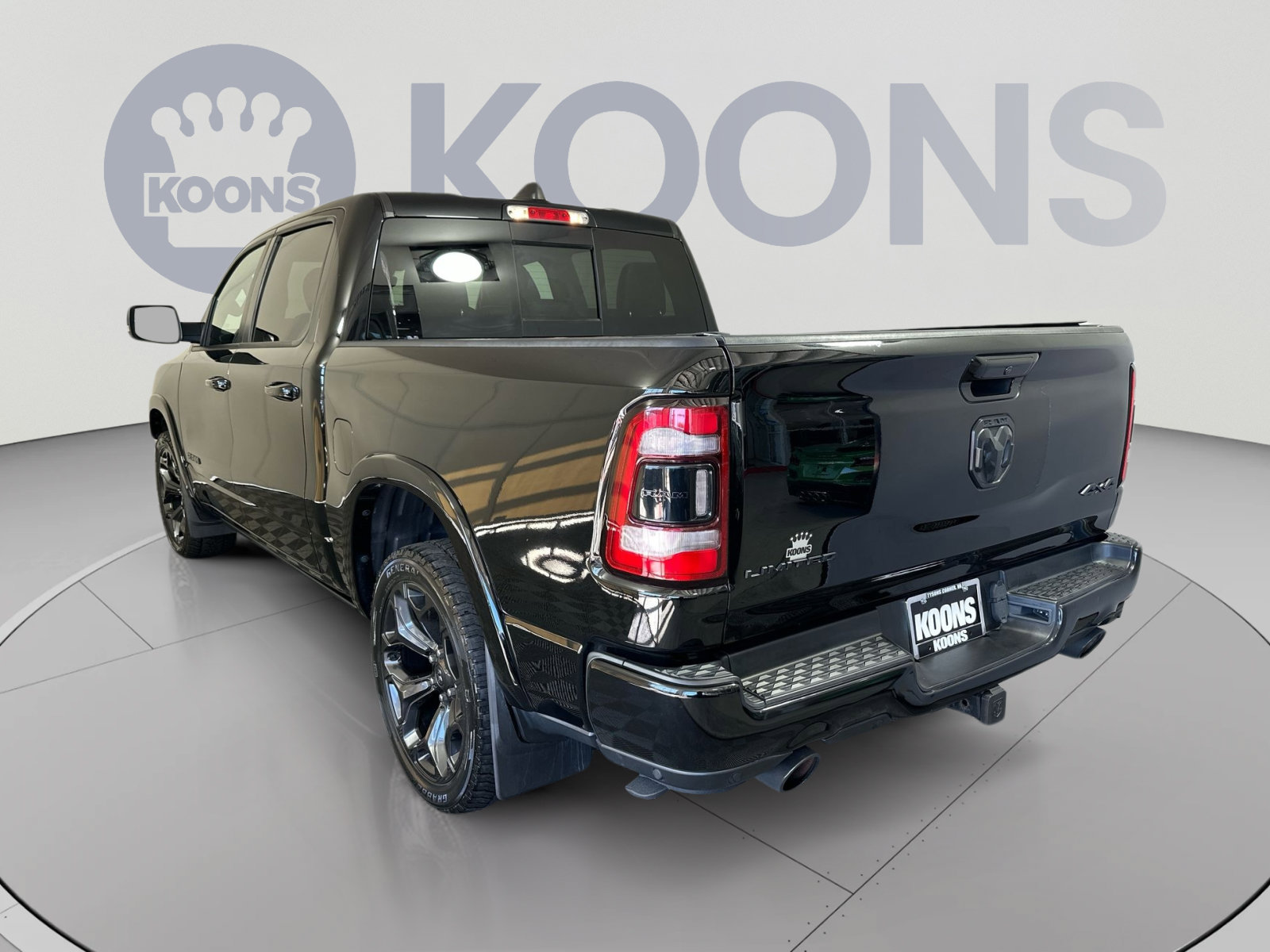 Used 2020 RAM 1500 Limited w/ Black Appearance Package AWD/4WD image 4