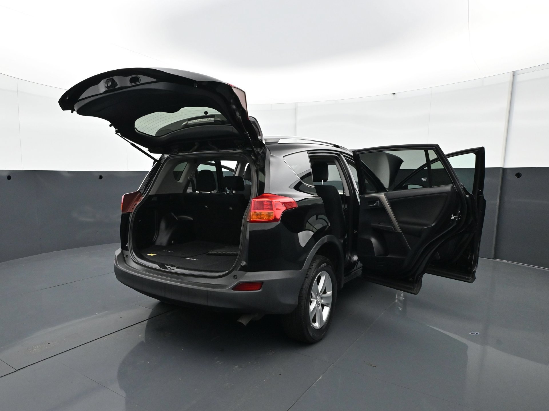 Used 2014 Toyota RAV4 XLE AWD/4WD image 33