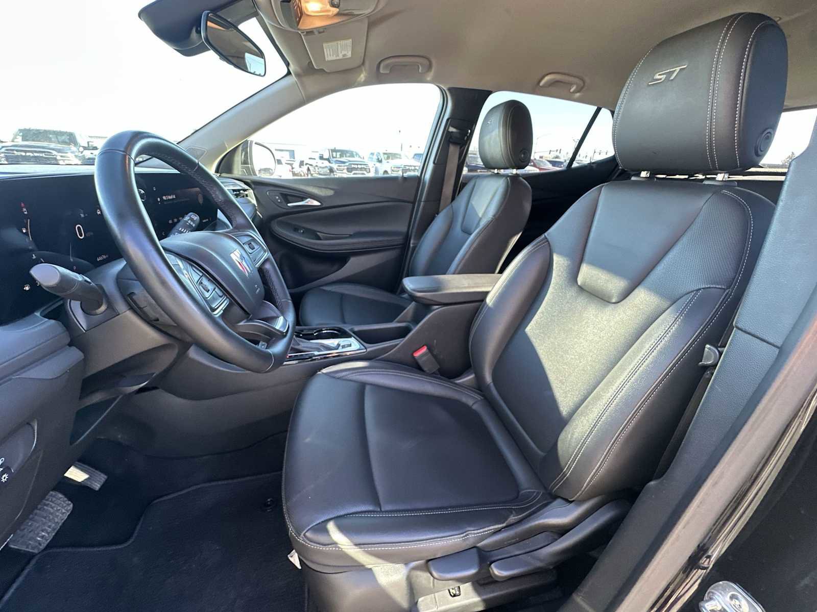 Used 2024 Buick Encore GX Sport Touring image 13