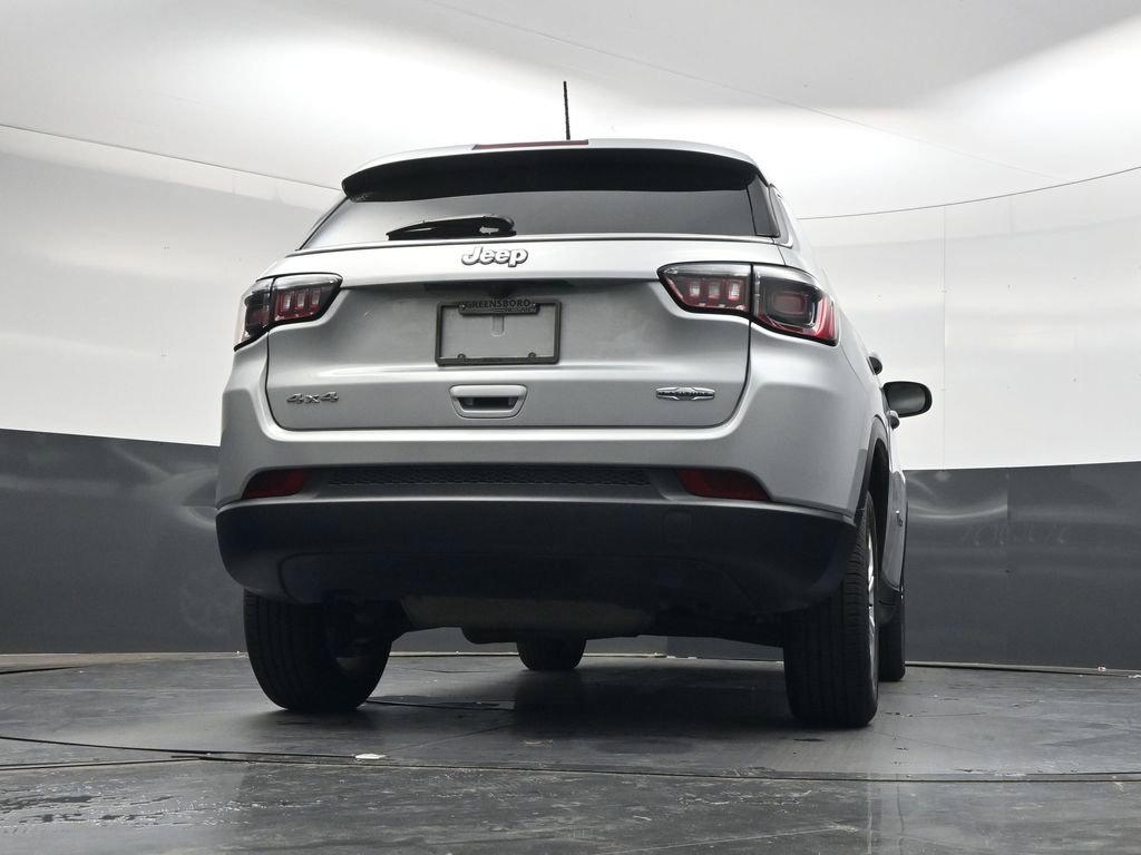 Used 2024 Jeep Compass Latitude AWD/4WD image 36
