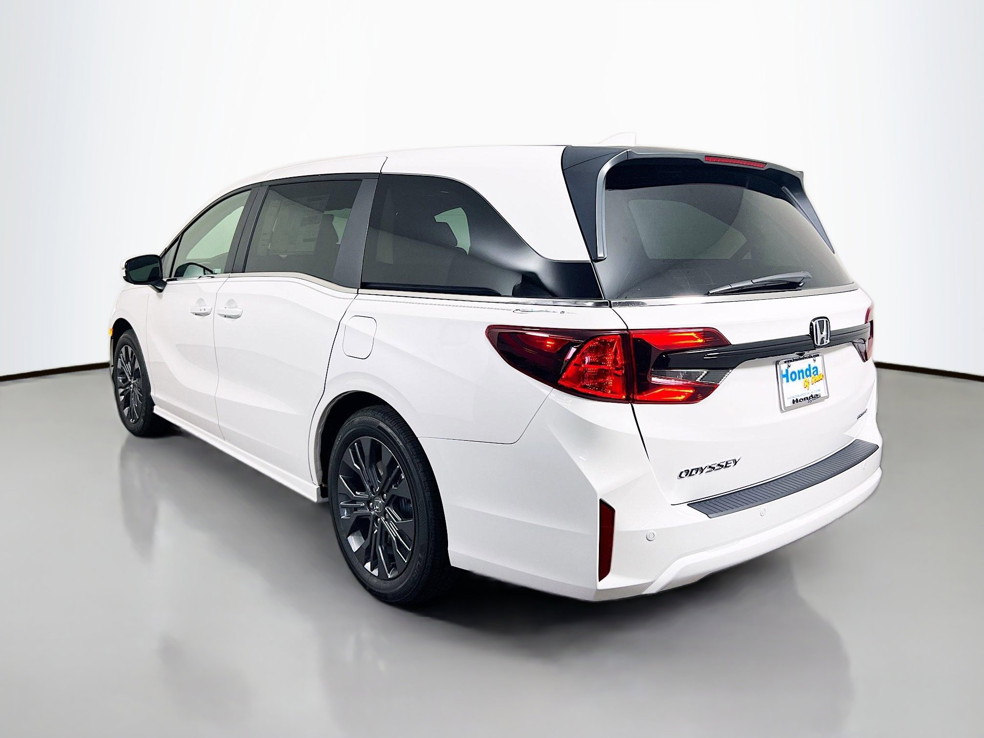 New 2026 Honda Odyssey Touring image 5