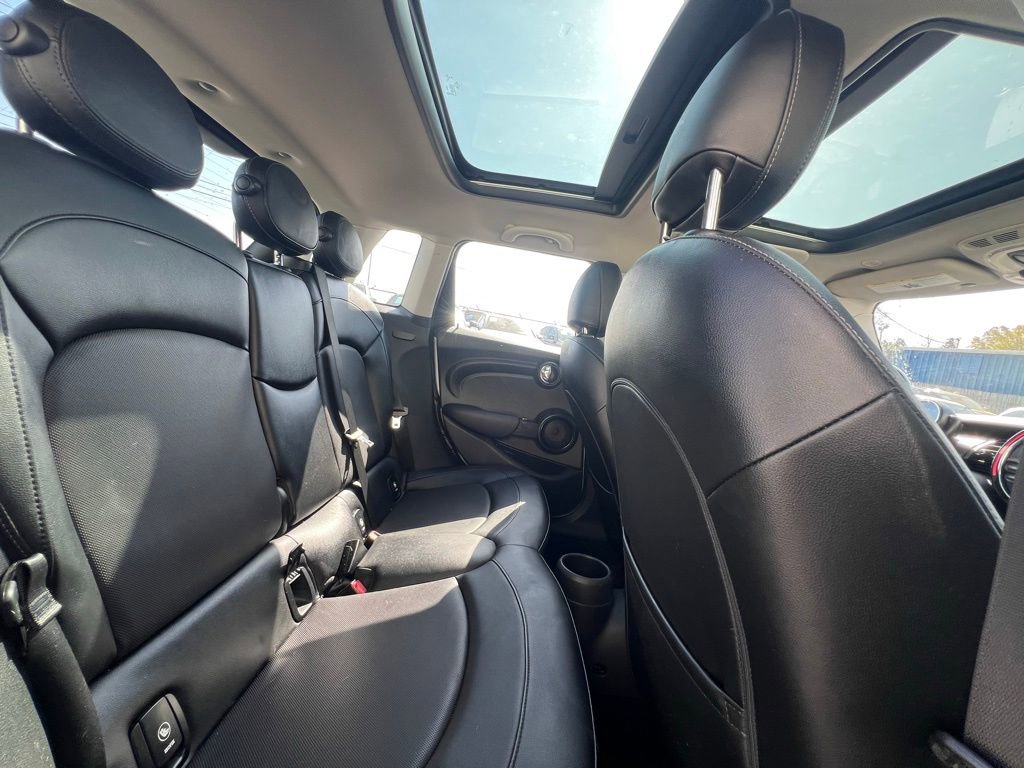 Used 2015 MINI Cooper 4-Door Hardtop image 14