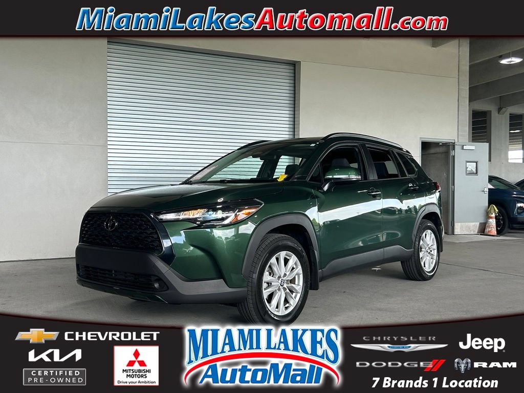 Used 2023 Toyota Corolla Cross LE w/ Moonroof Package