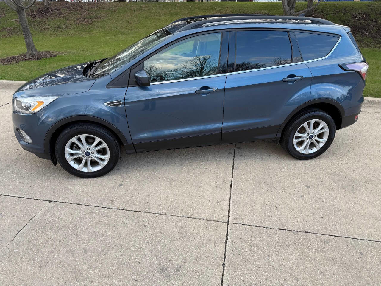 Used 2018 Ford Escape SEL image 10