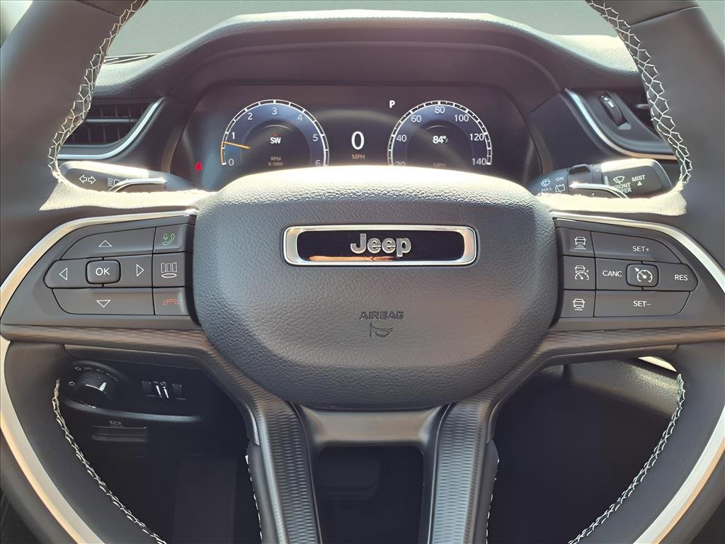 New 2025 Jeep Grand Cherokee L Altitude image 17