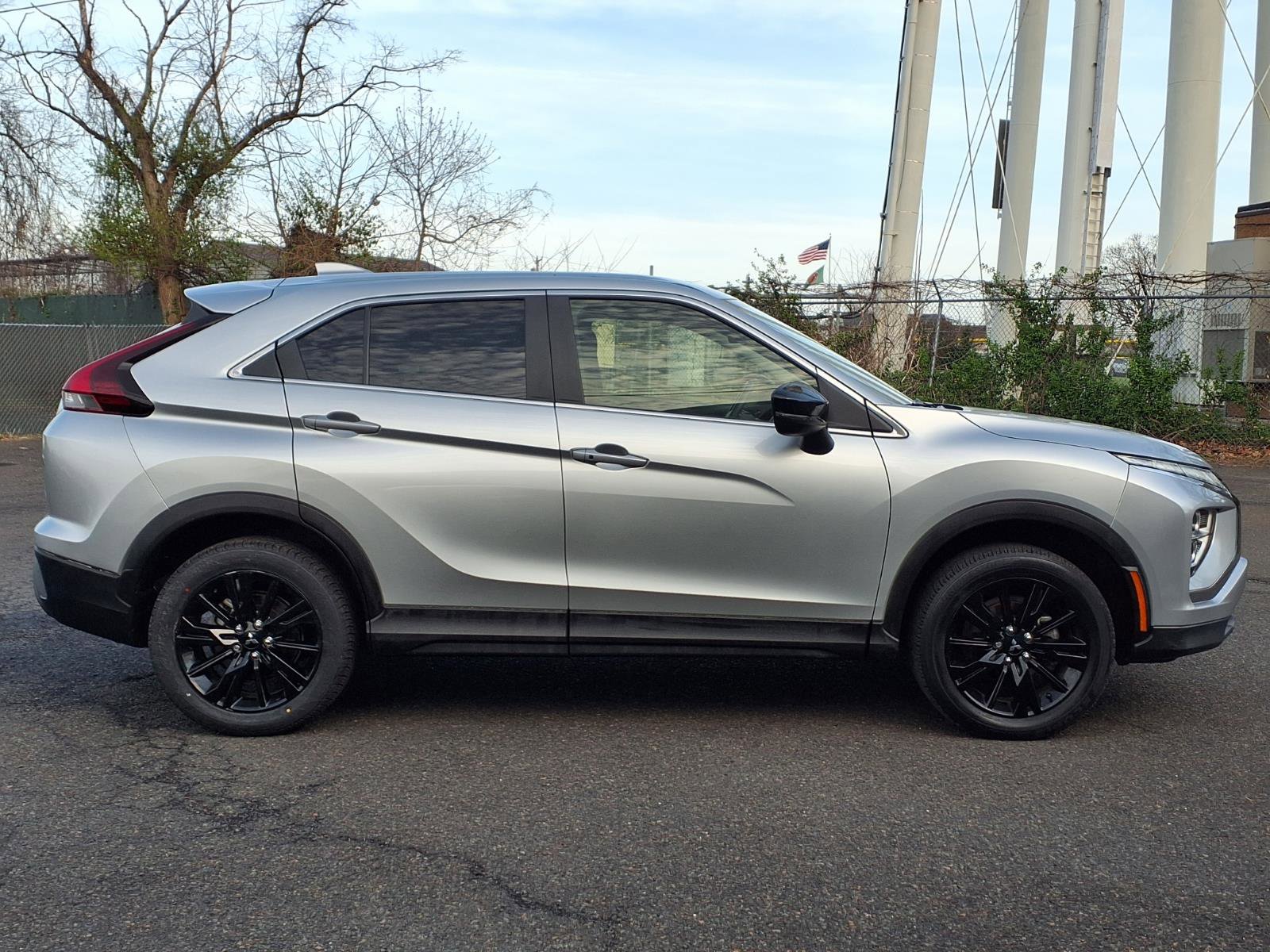Used 2024 Mitsubishi Eclipse Cross LE image 2