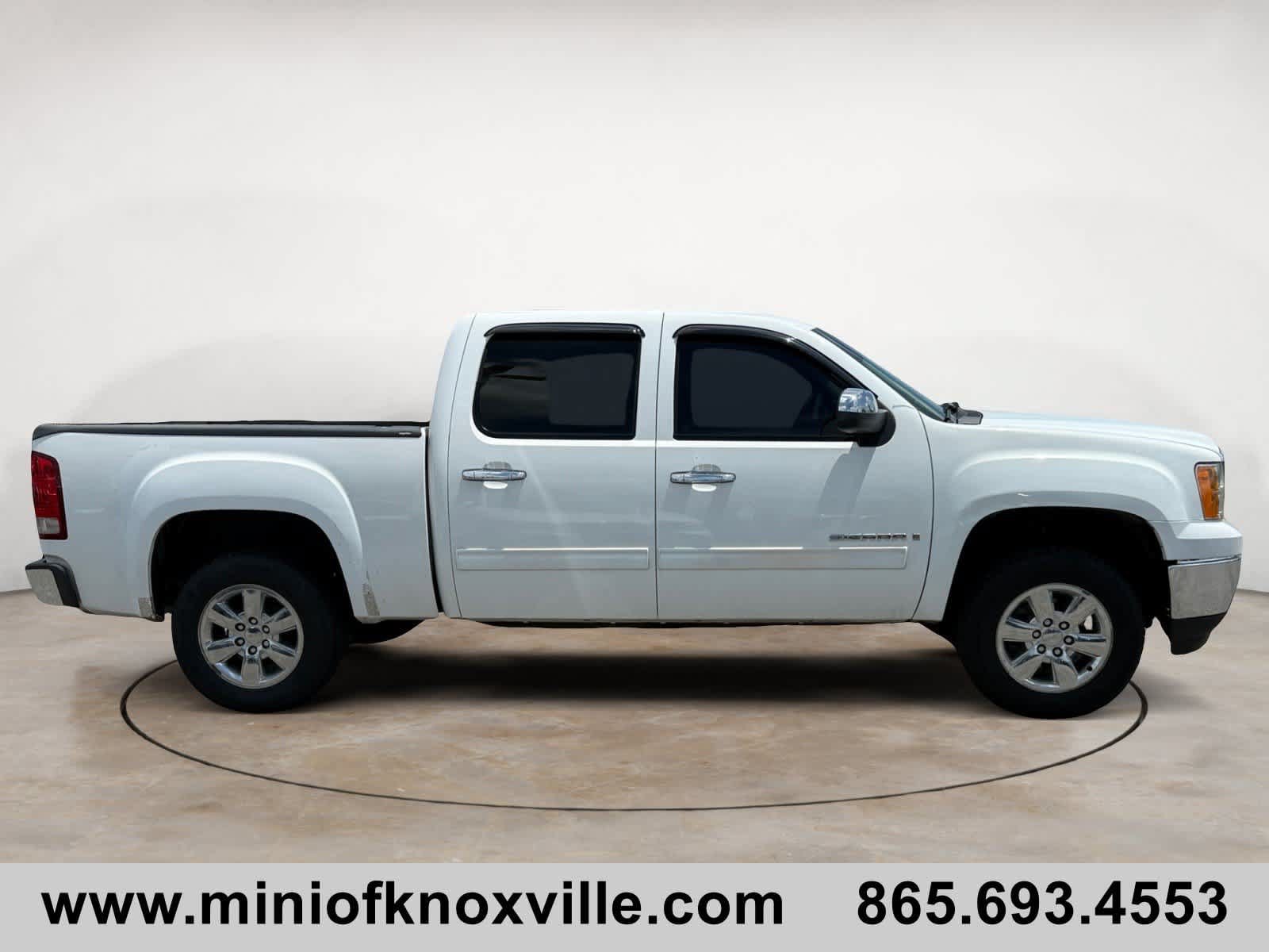 Used 2008 GMC Sierra 1500 SLE w/ SLE2 Preferred Package RWD image 2