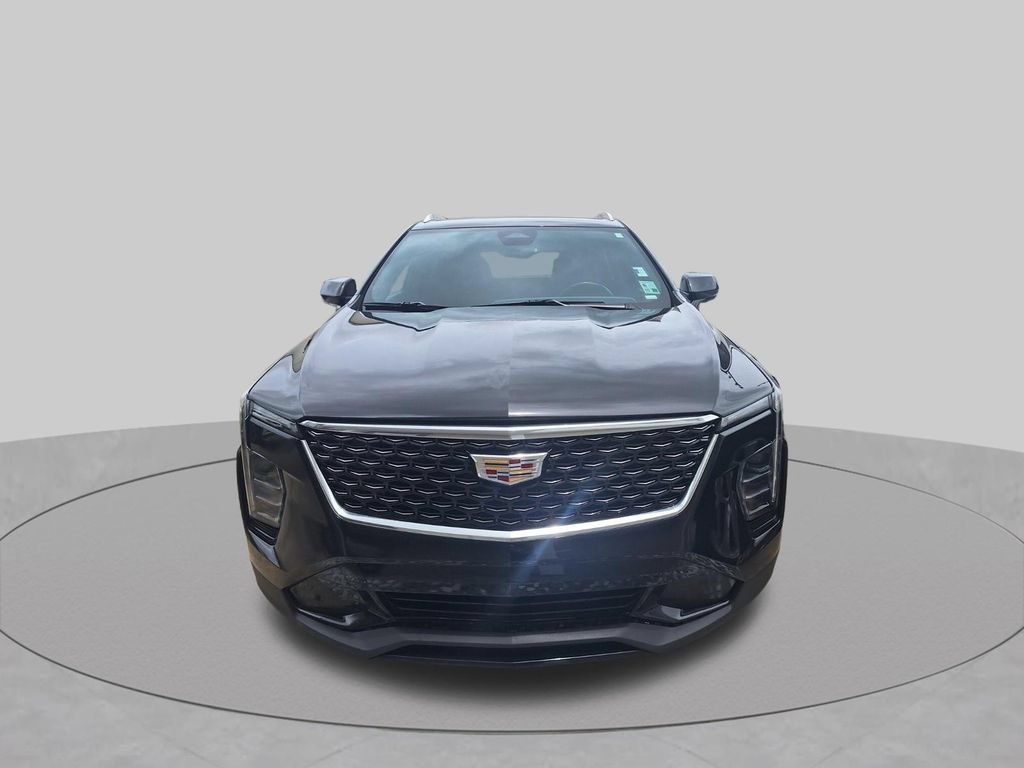 Used 2024 Cadillac XT4 Premium Luxury FWD image 2