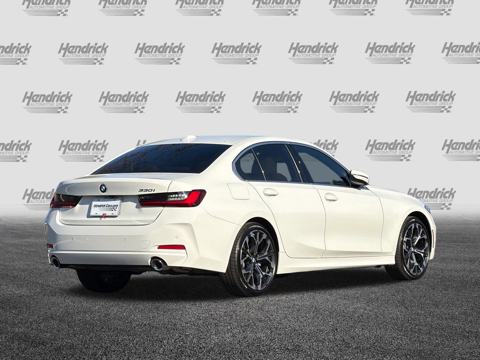 Used 2025 BMW 330i Sedan w/ Premium Package image 5